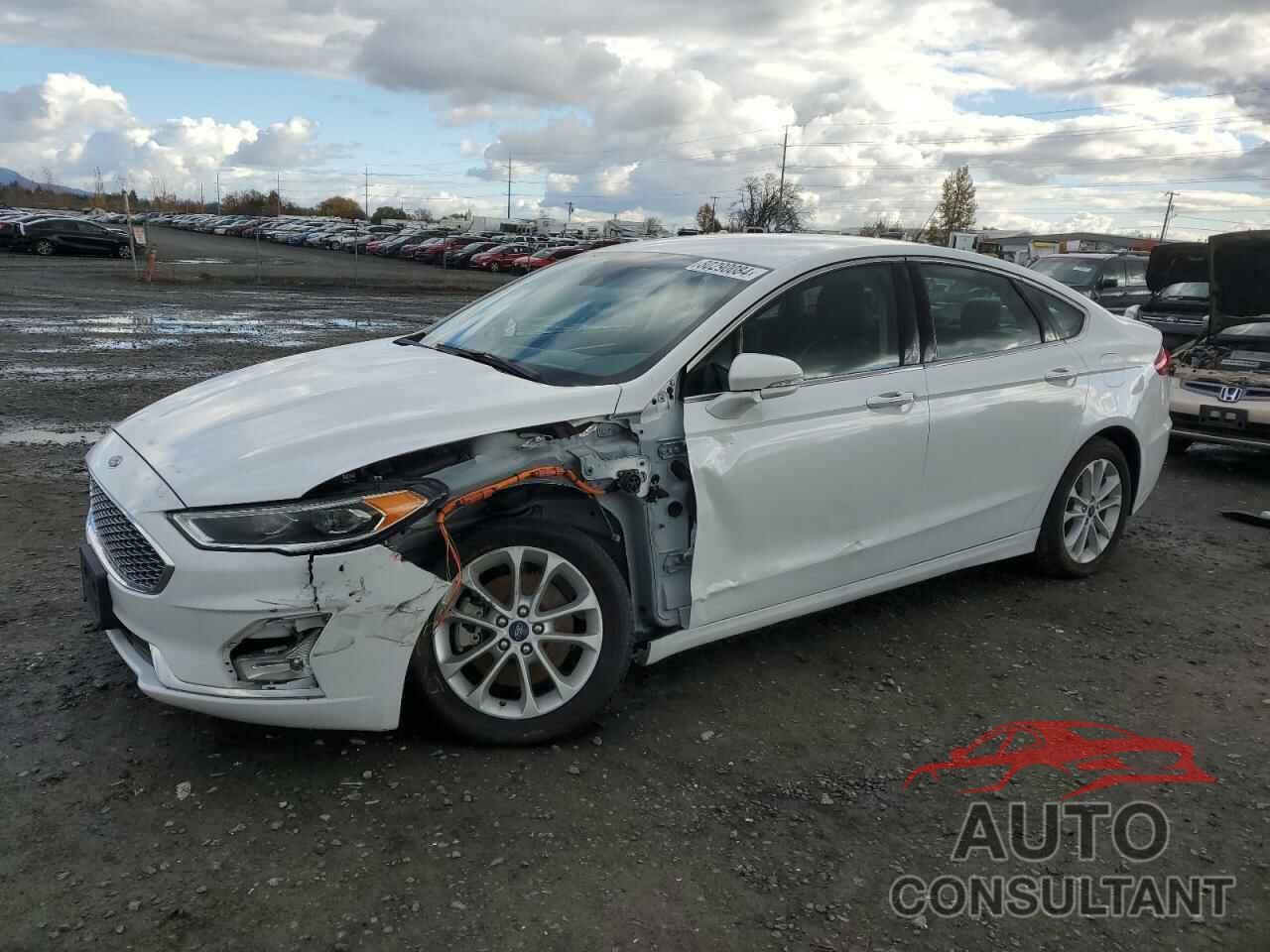 FORD FUSION 2019 - 3FA6P0SU0KR104194