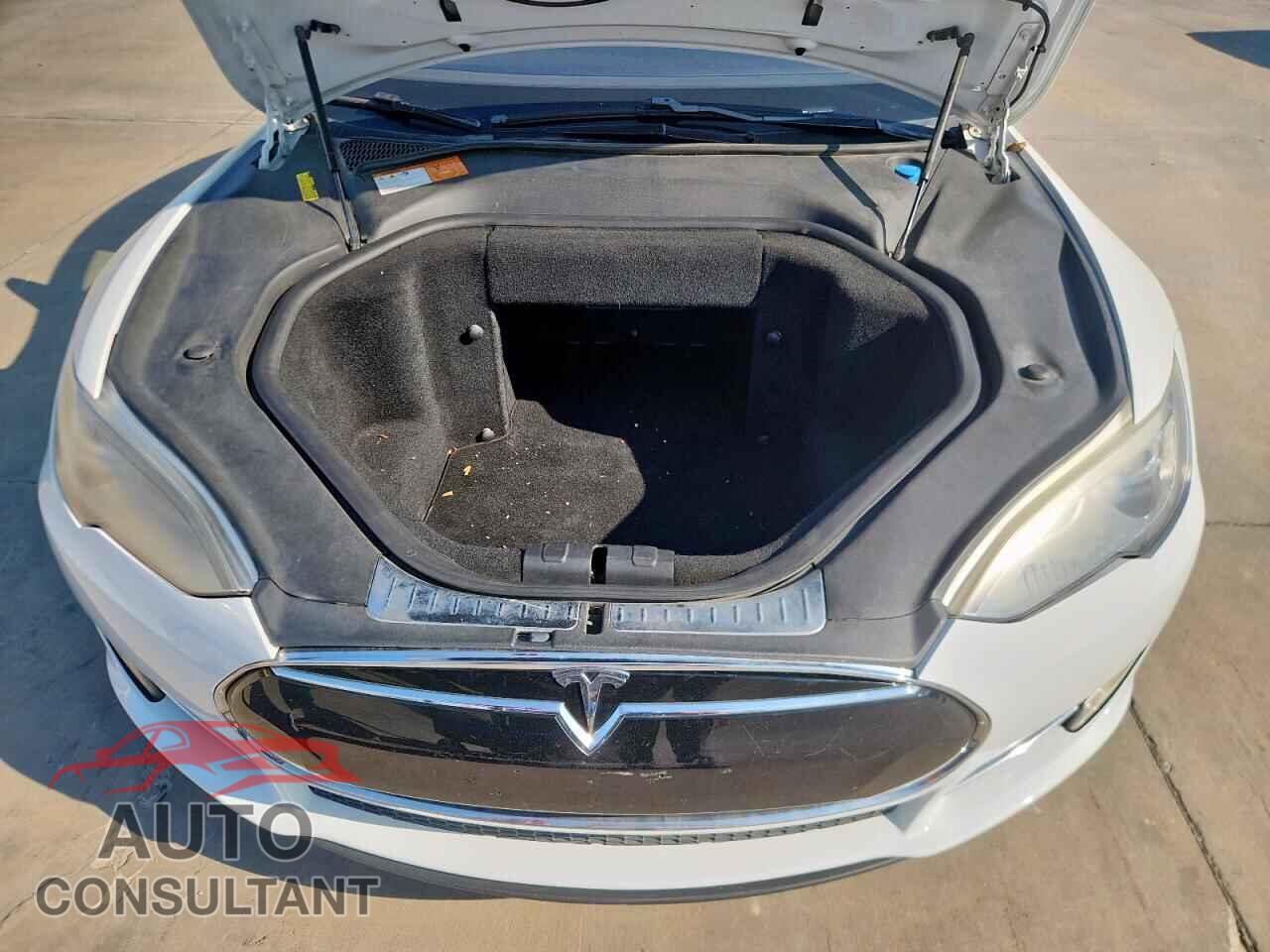 TESLA MODEL S 2013 - 5YJSA1CG8DFP14082