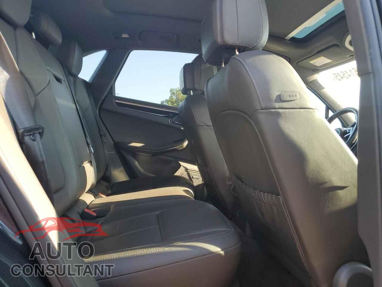 PORSCHE MACAN 2017 - WP1AA2A53HLB82244