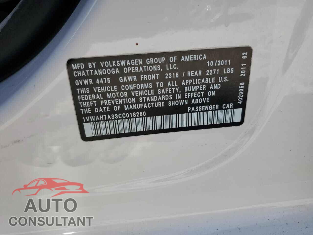 VOLKSWAGEN PASSAT 2012 - 1VWAH7A33CC018250