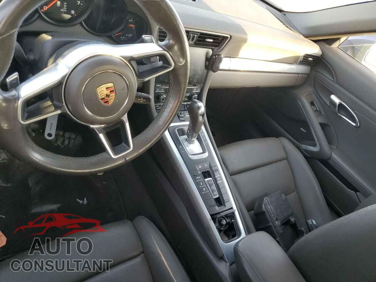 PORSCHE 911 2018 - WP0CA2A99JS138418