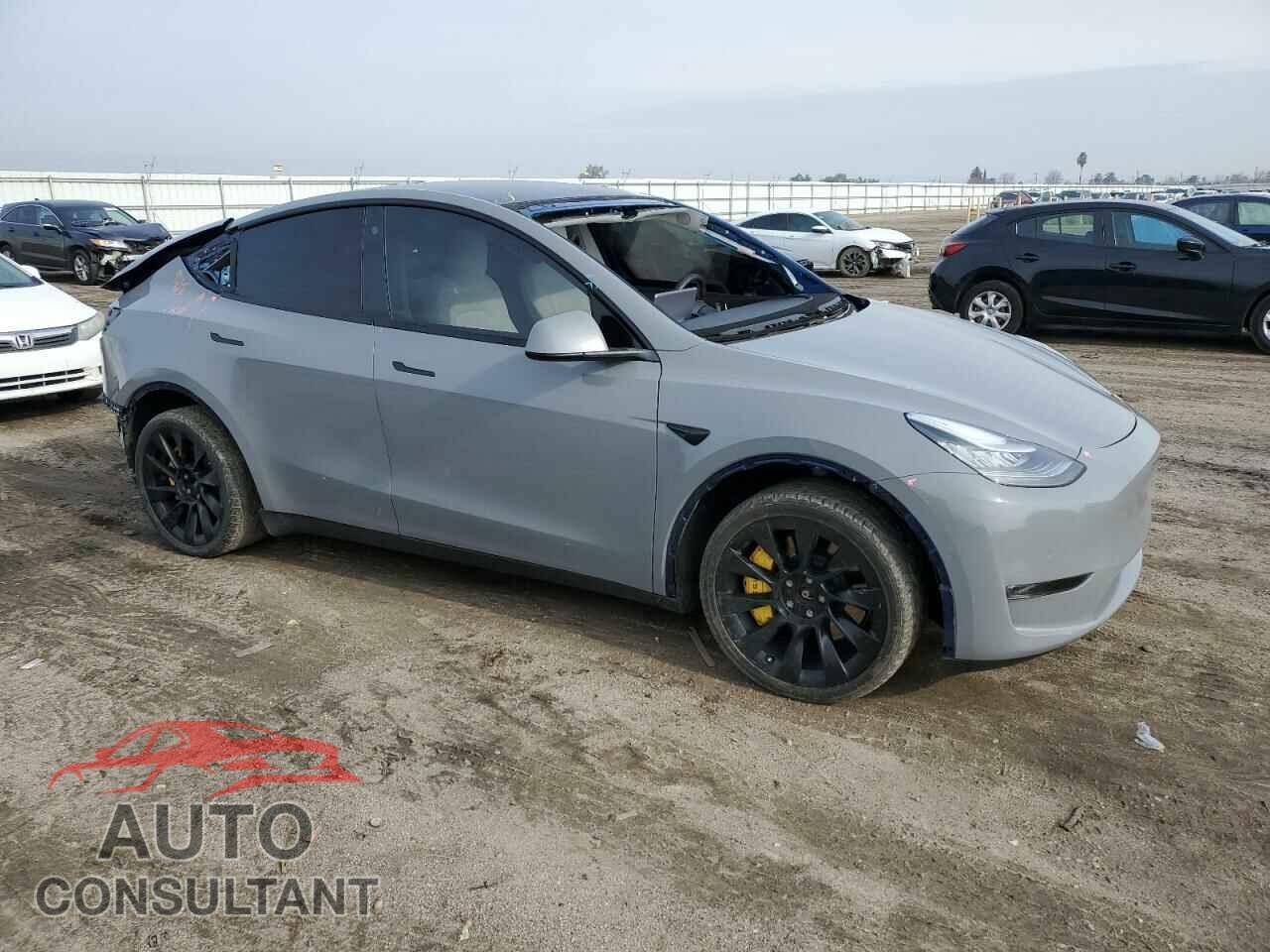 TESLA MODEL Y 2021 - 5YJYGAEE1MF116131