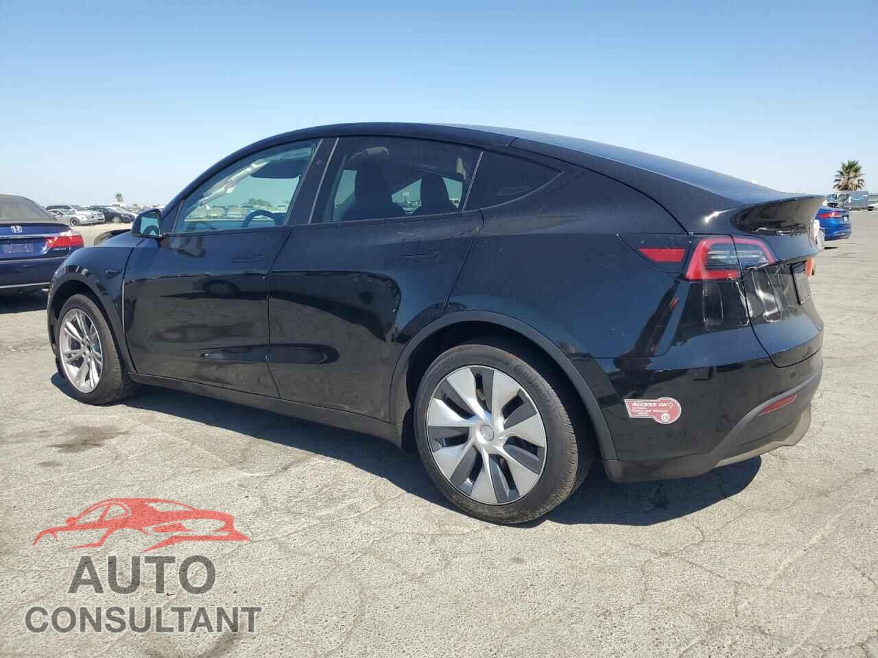 TESLA MODEL Y 2024 - 7SAYGAEE8RF005263