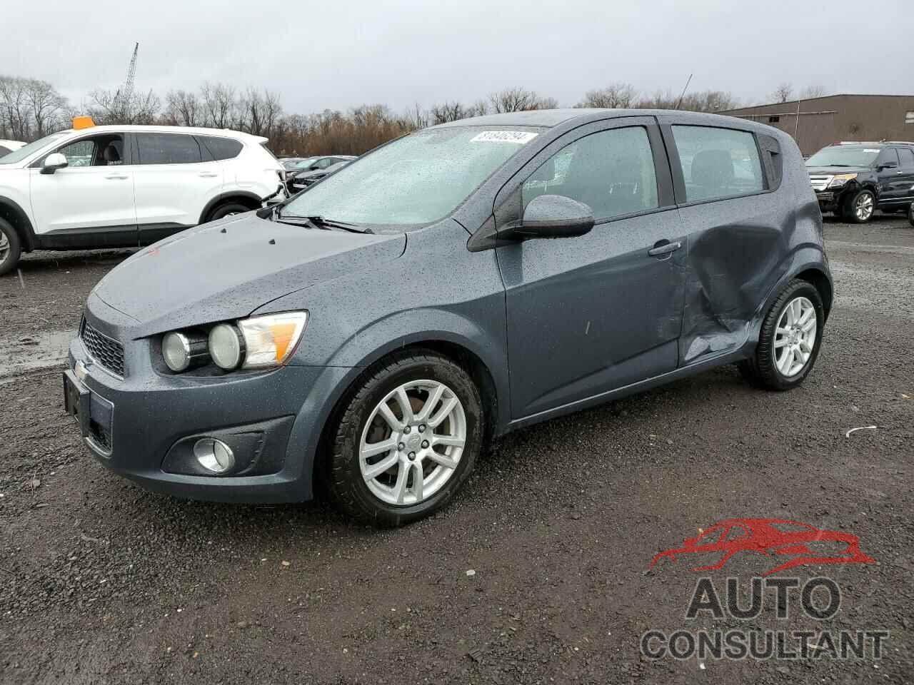 CHEVROLET SONIC 2012 - 1G1JC6SH1C4222103