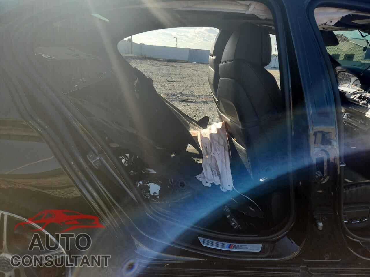 BMW M5 2014 - WBSFV9C58ED593381