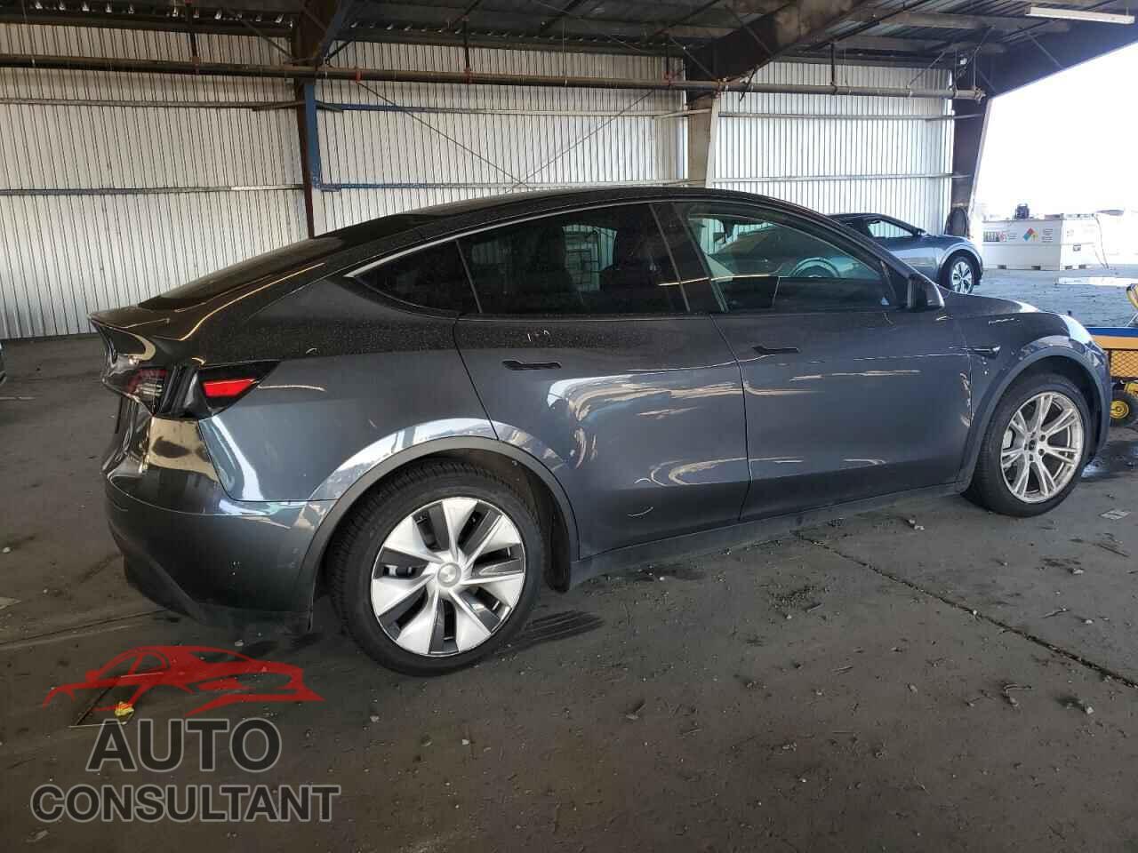 TESLA MODEL Y 2021 - 5YJYGAEE4MF239583