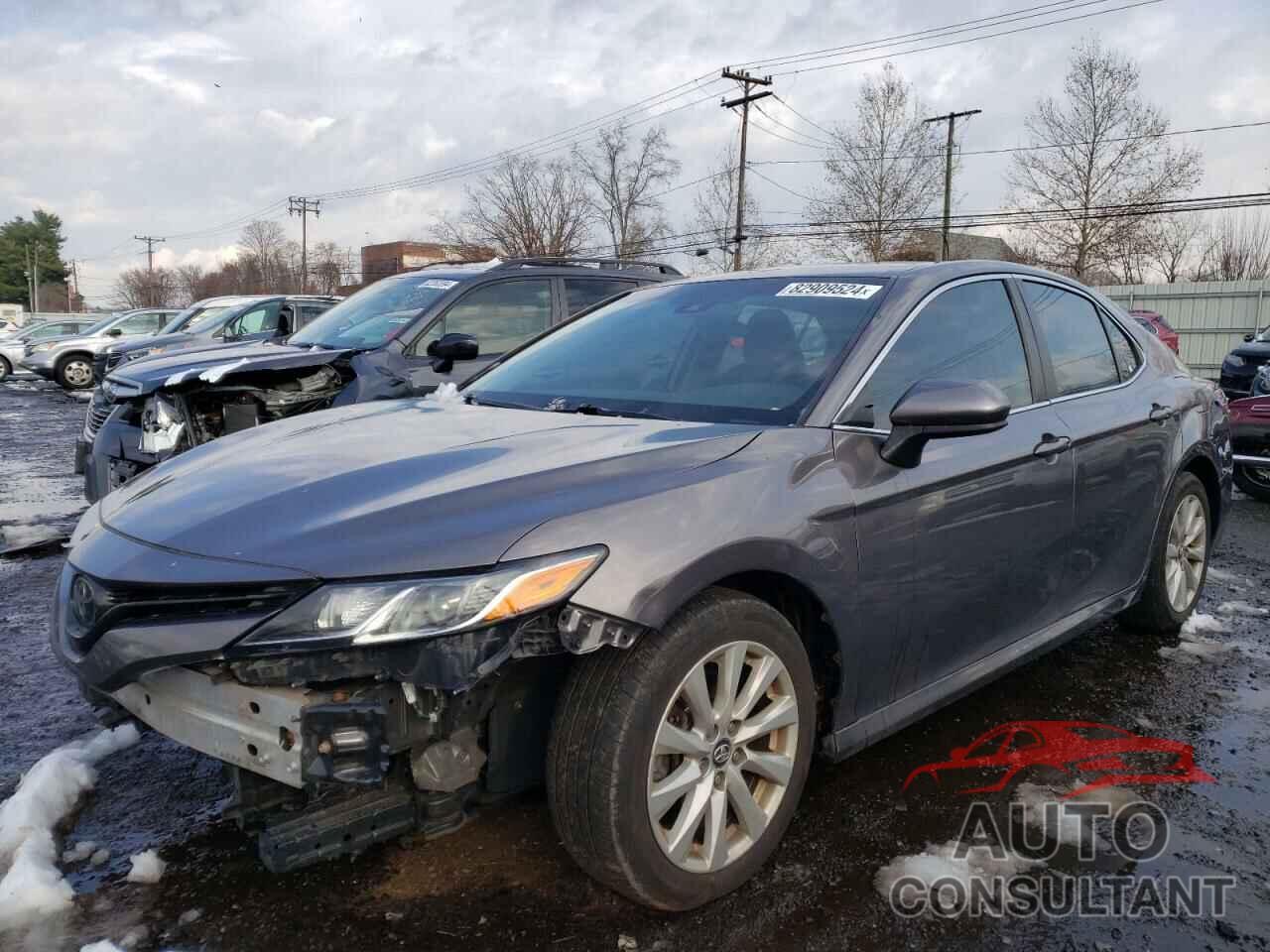 TOYOTA CAMRY 2018 - 4T1B11HK1JU569429