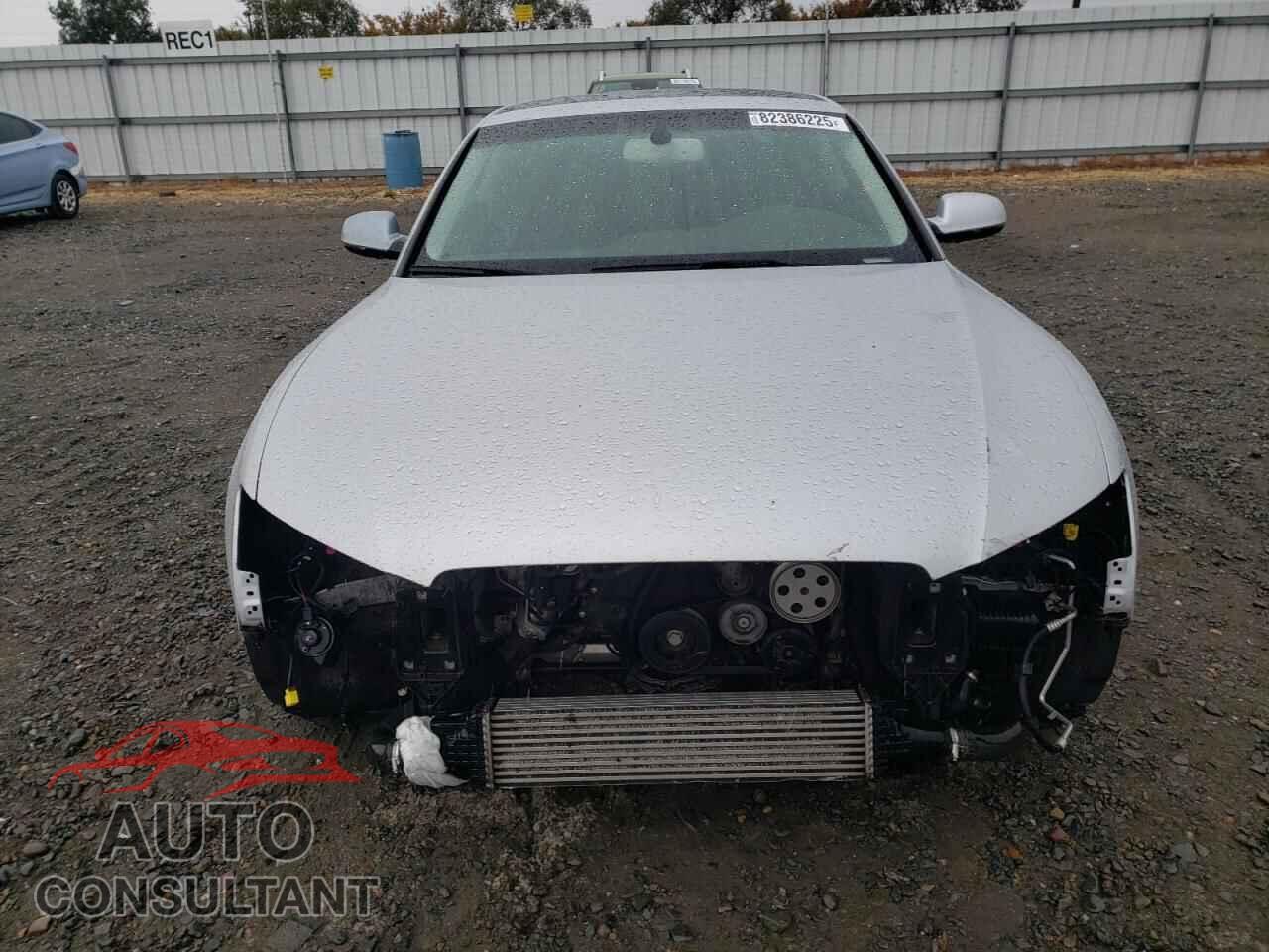 AUDI A5 2012 - WAURFAFR9CA004187