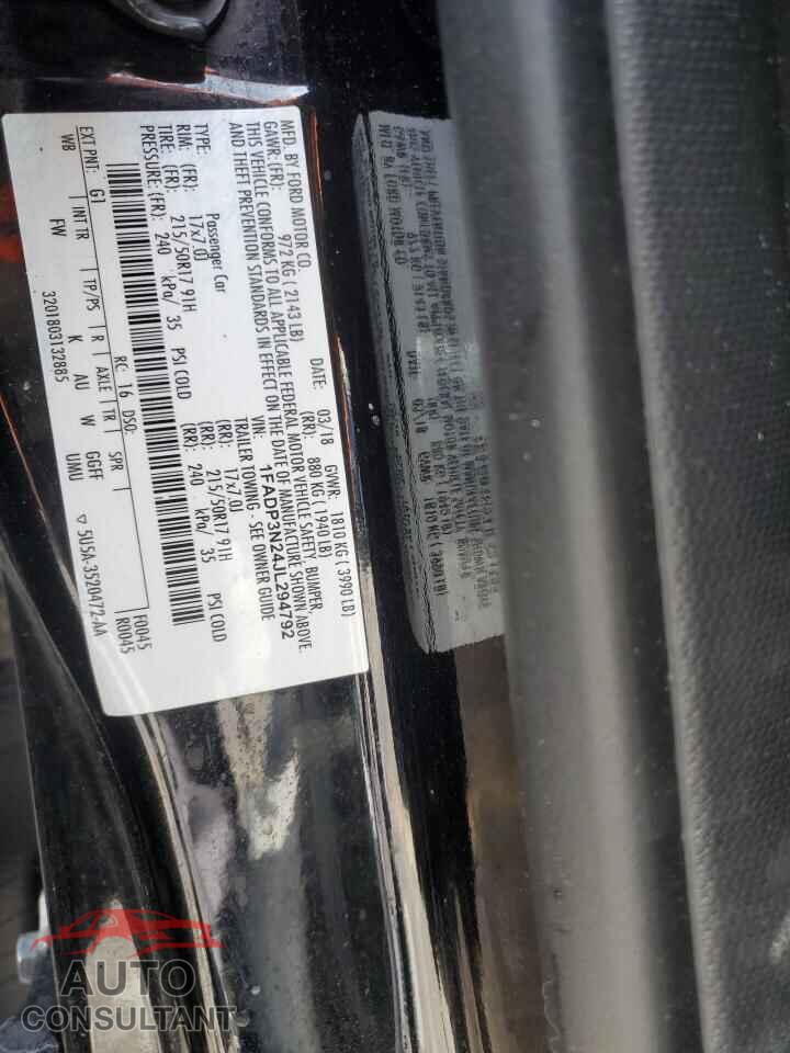 FORD FOCUS 2018 - 1FADP3N24JL294792