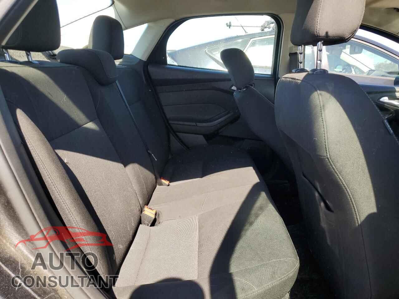 FORD FOCUS 2017 - 1FADP3F27HL253601