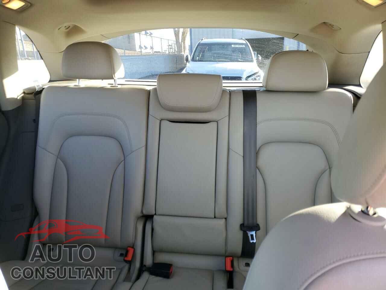 AUDI Q5 2012 - WA1LFBFP9CA044440