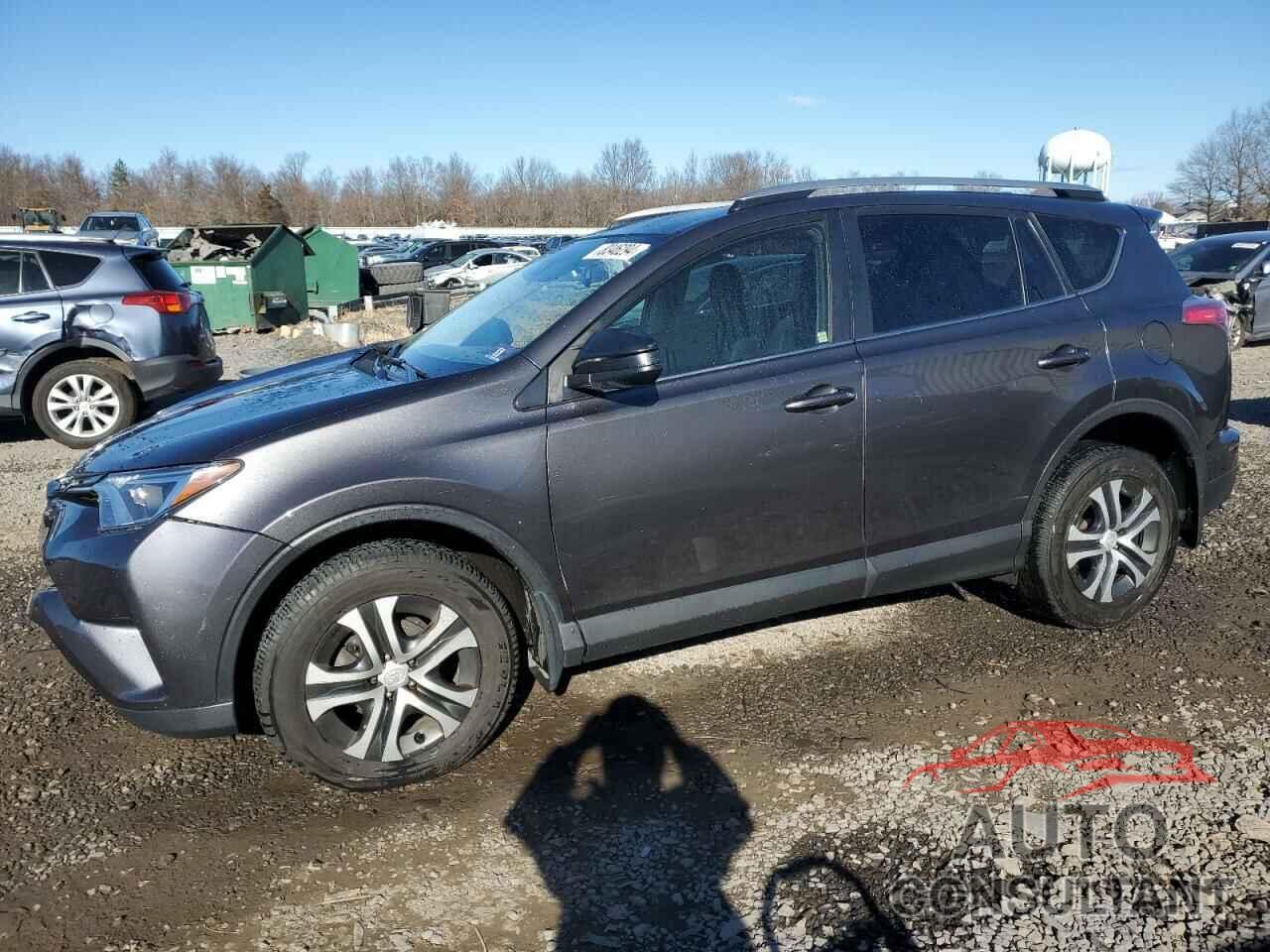 TOYOTA RAV4 2017 - JTMBFREV4HJ131356