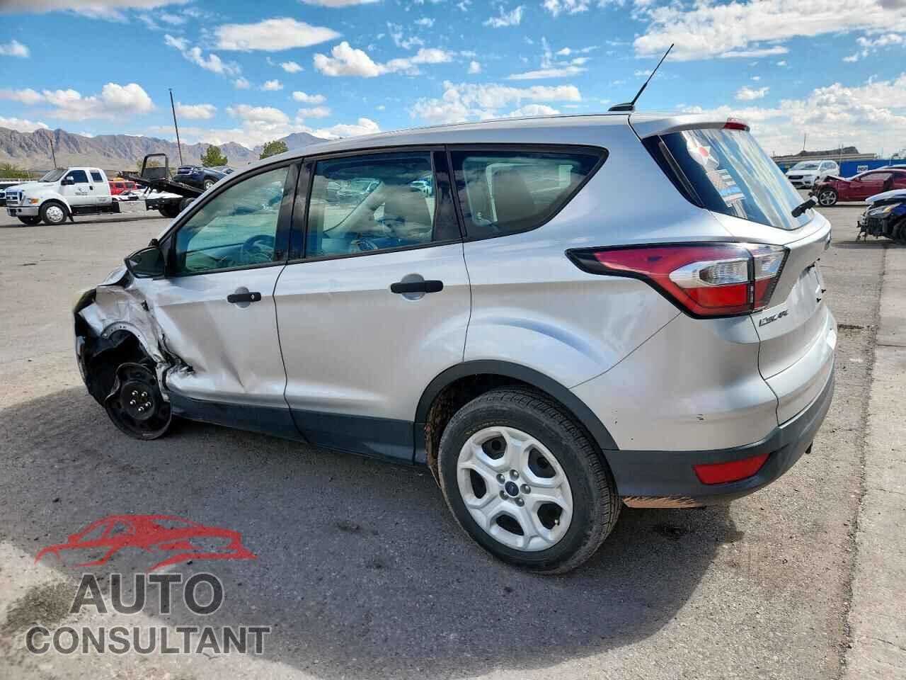 FORD ESCAPE 2017 - 1FMCU0F74HUC38360