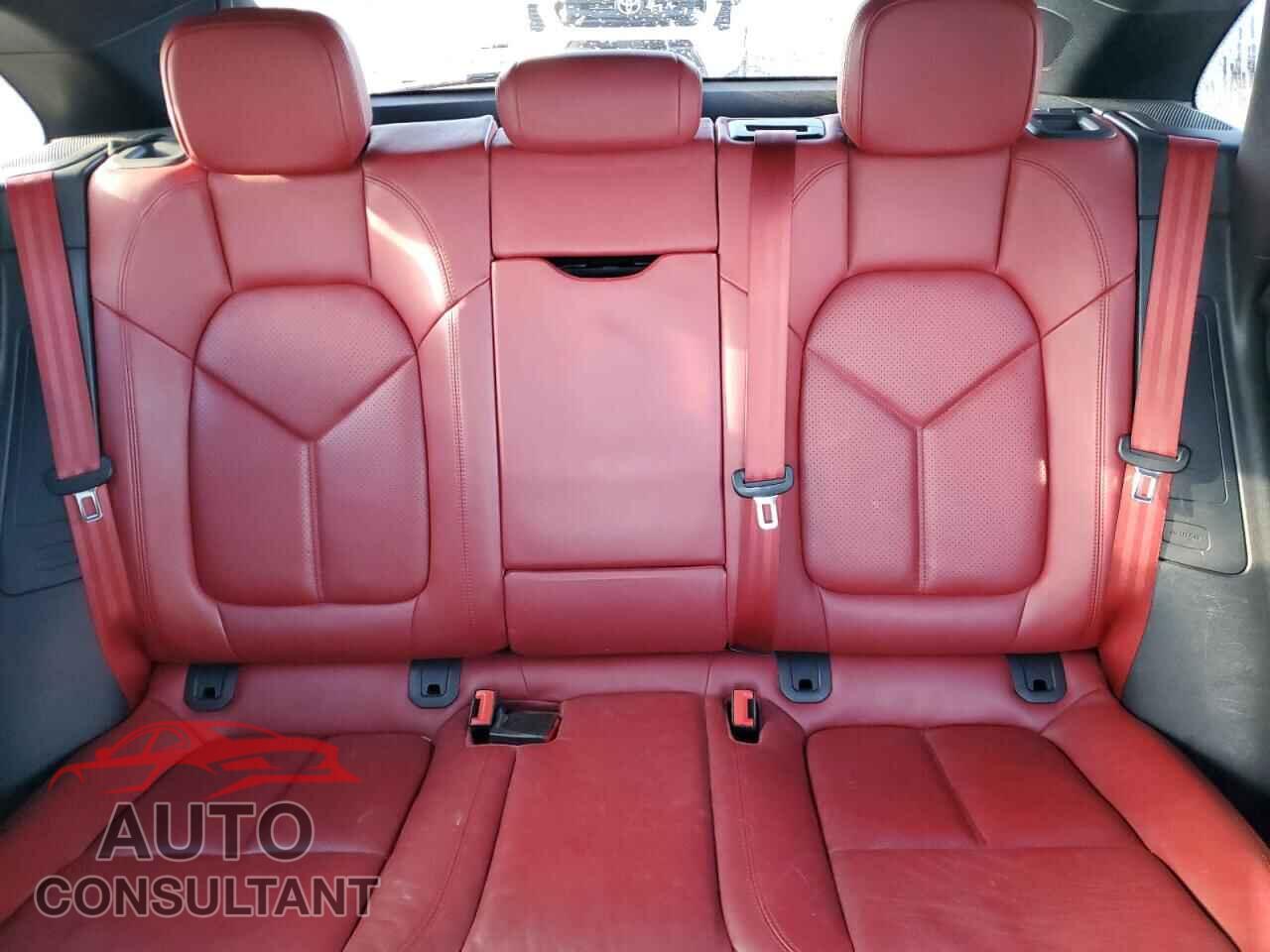 PORSCHE MACAN 2017 - WP1AA2A57HLB02525