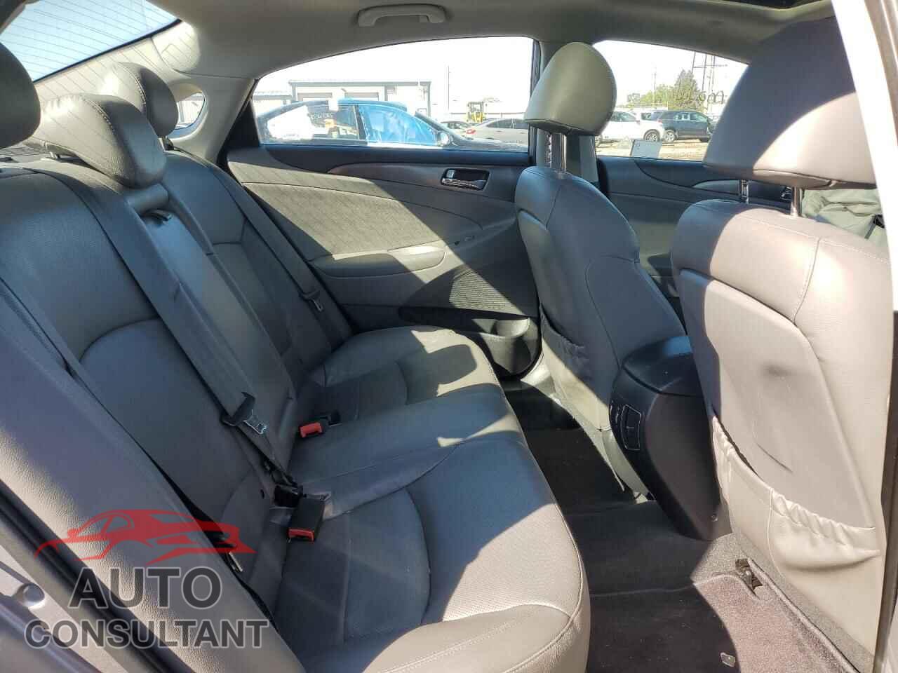 HYUNDAI SONATA 2011 - KMHEC4A47BA007722