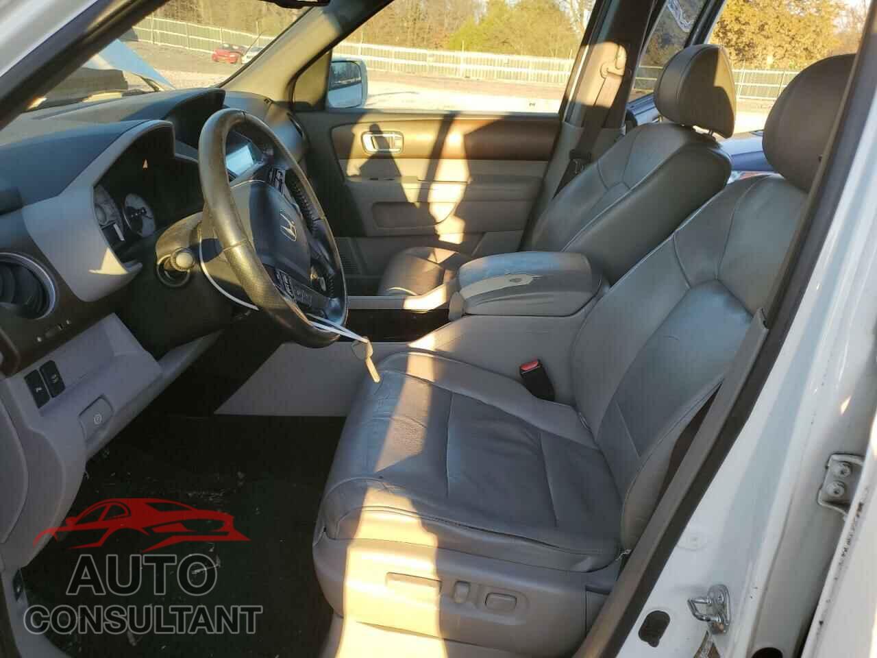 HONDA PILOT 2011 - 5FNYF3H94BB013909