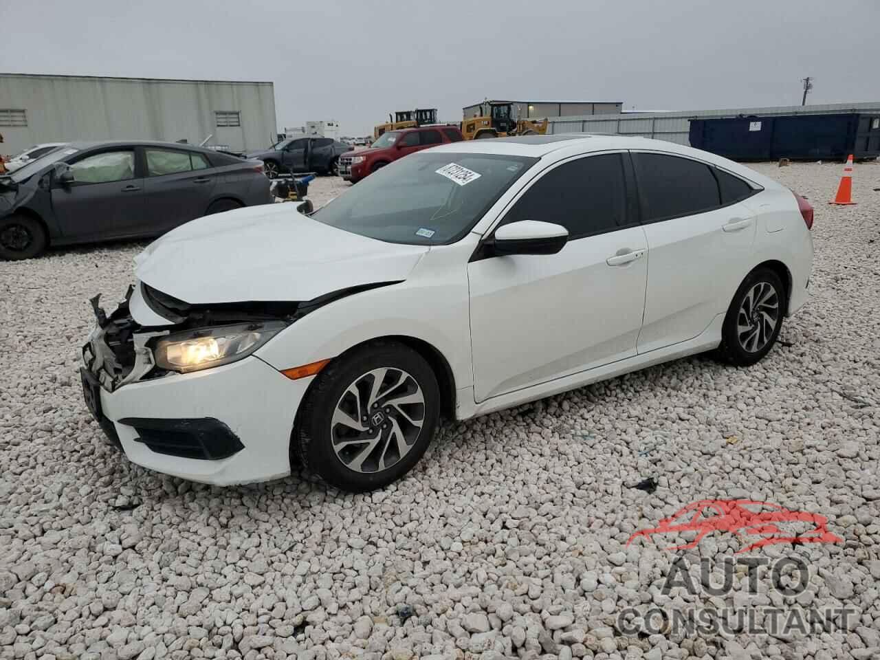 HONDA CIVIC 2018 - 19XFC2F79JE035579