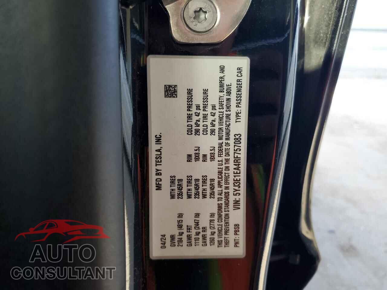 TESLA MODEL 3 2024 - 5YJ3E1EA4RF757083