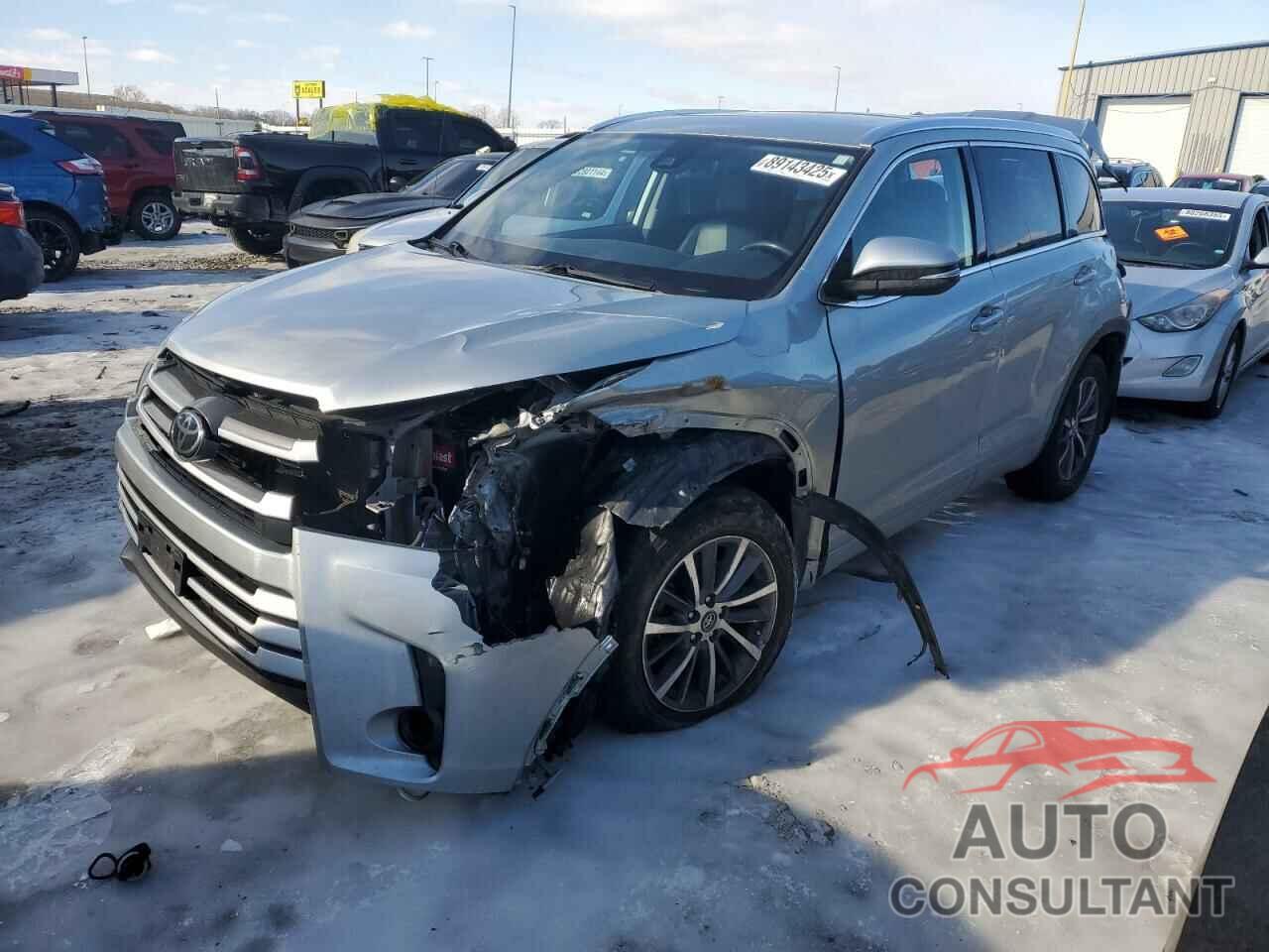 TOYOTA HIGHLANDER 2018 - 5TDJZRFH1JS547353