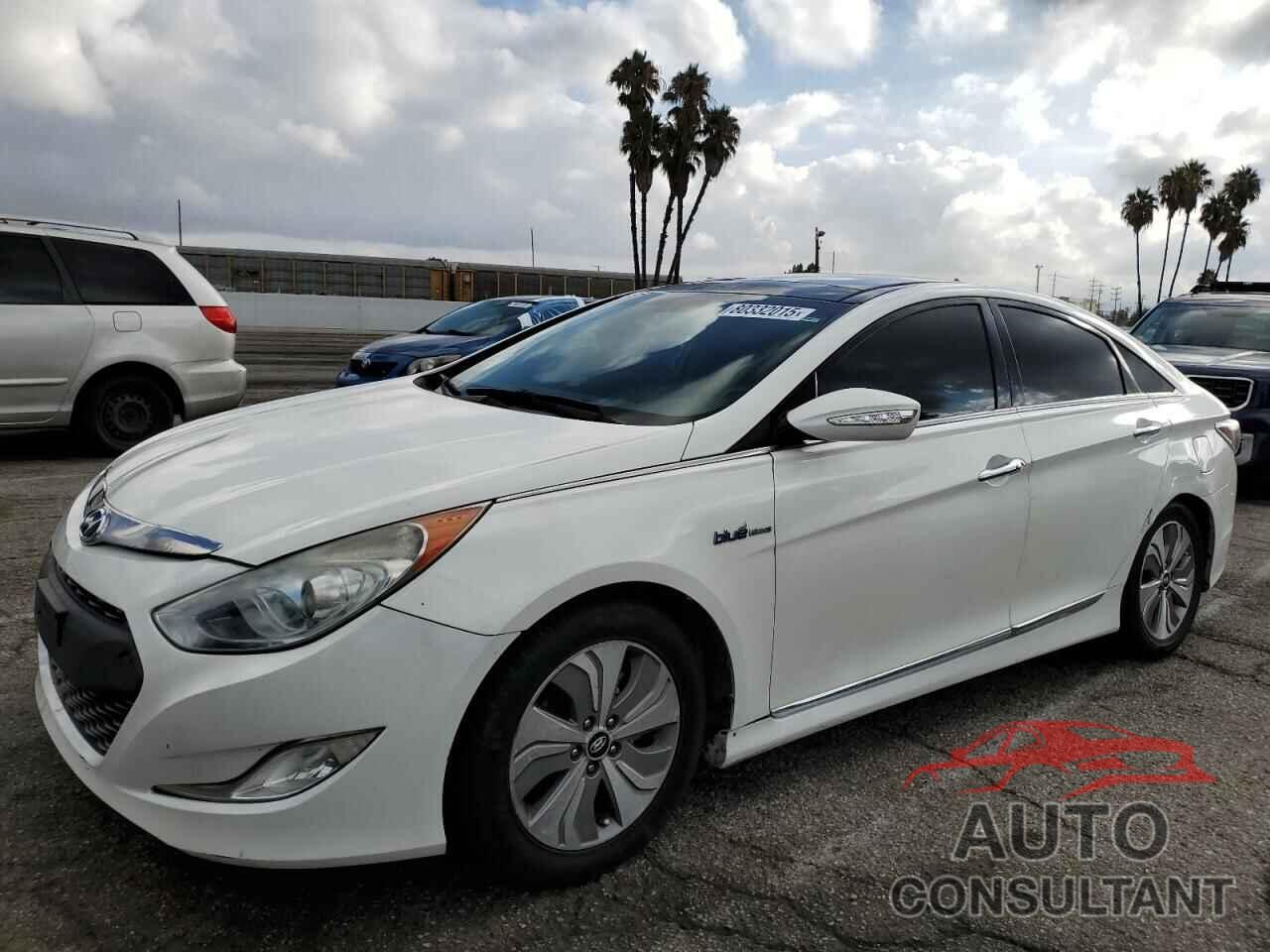 HYUNDAI SONATA 2013 - KMHEC4A49DA076575