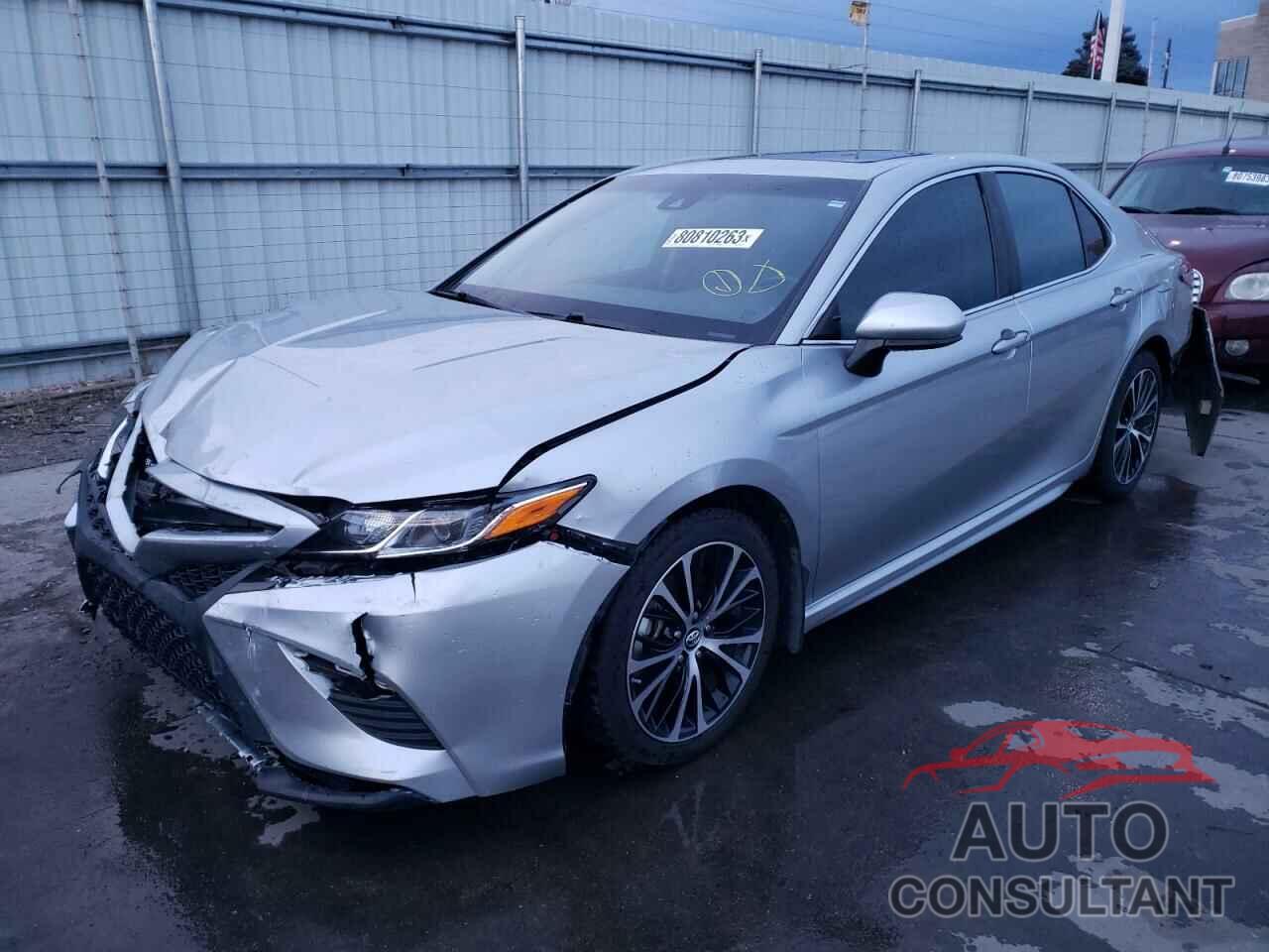 TOYOTA CAMRY 2018 - 4T1B11HK1JU654562