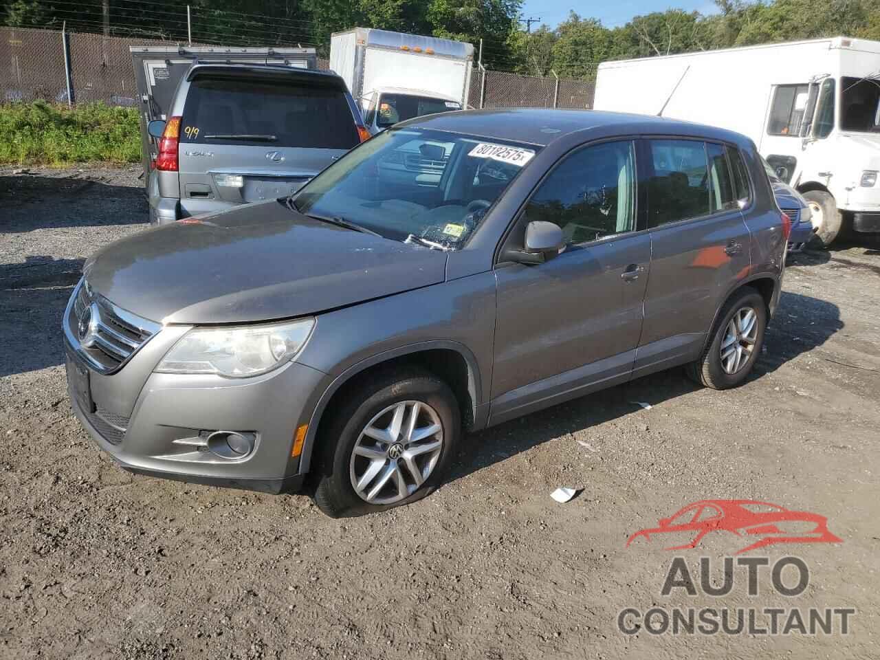 VOLKSWAGEN TIGUAN 2011 - WVGBV7AX2BW521067