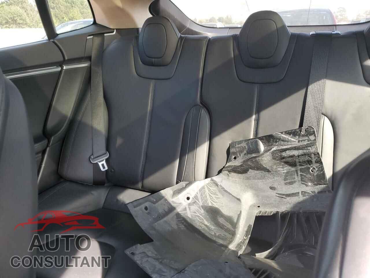 TESLA MODEL S 2013 - 5YJSA1DN0DFP04207