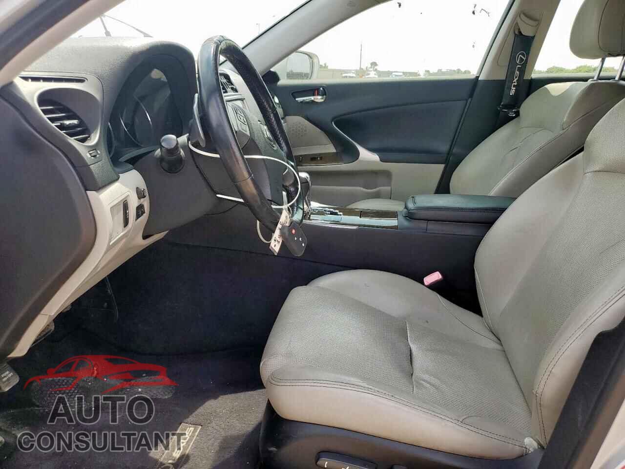 LEXUS IS 2012 - JTHBF5C25C5159605