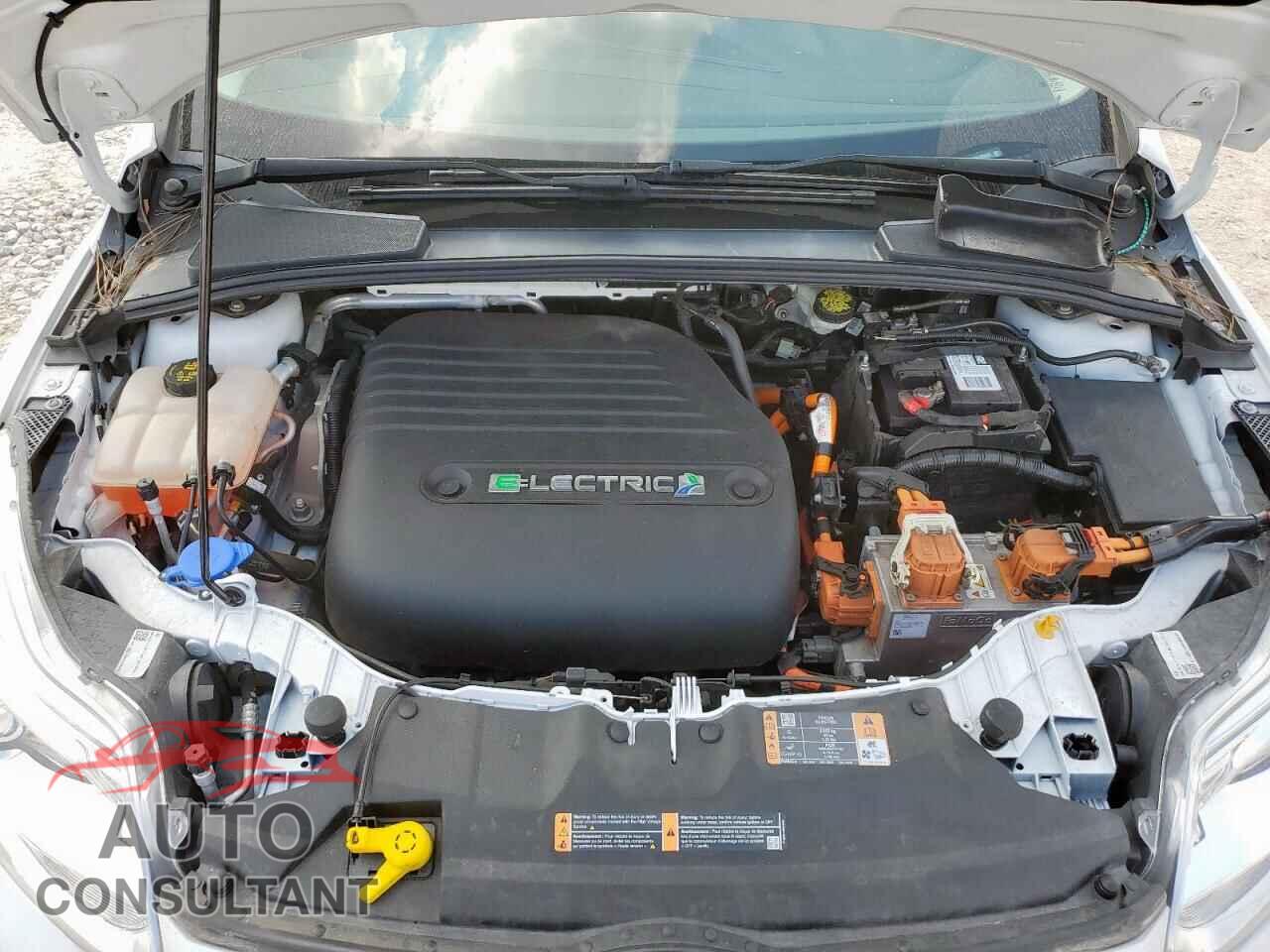 FORD FOCUS 2017 - 1FADP3R47HL224435