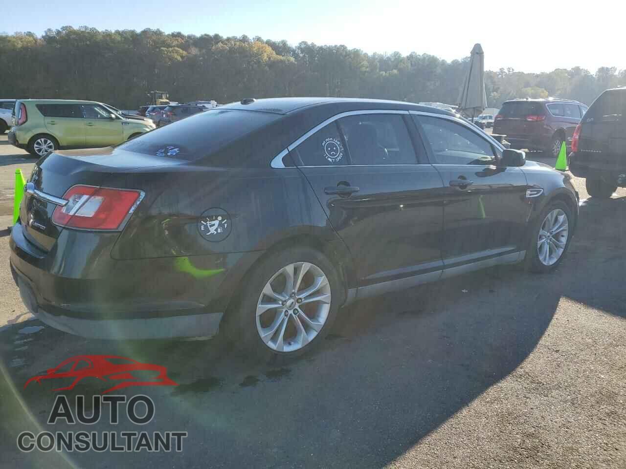 FORD TAURUS 2011 - 1FAHP2FW4BG135746