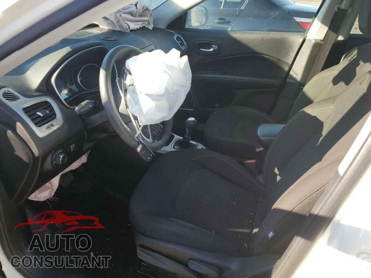 JEEP COMPASS 2020 - 3C4NJDAB8LT210167