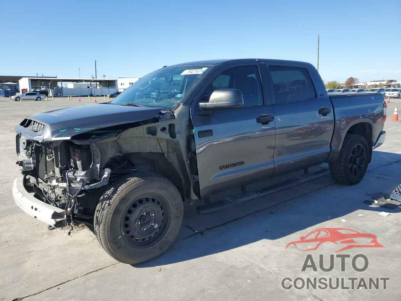 TOYOTA TUNDRA 2018 - 5TFDW5F1XJX699577