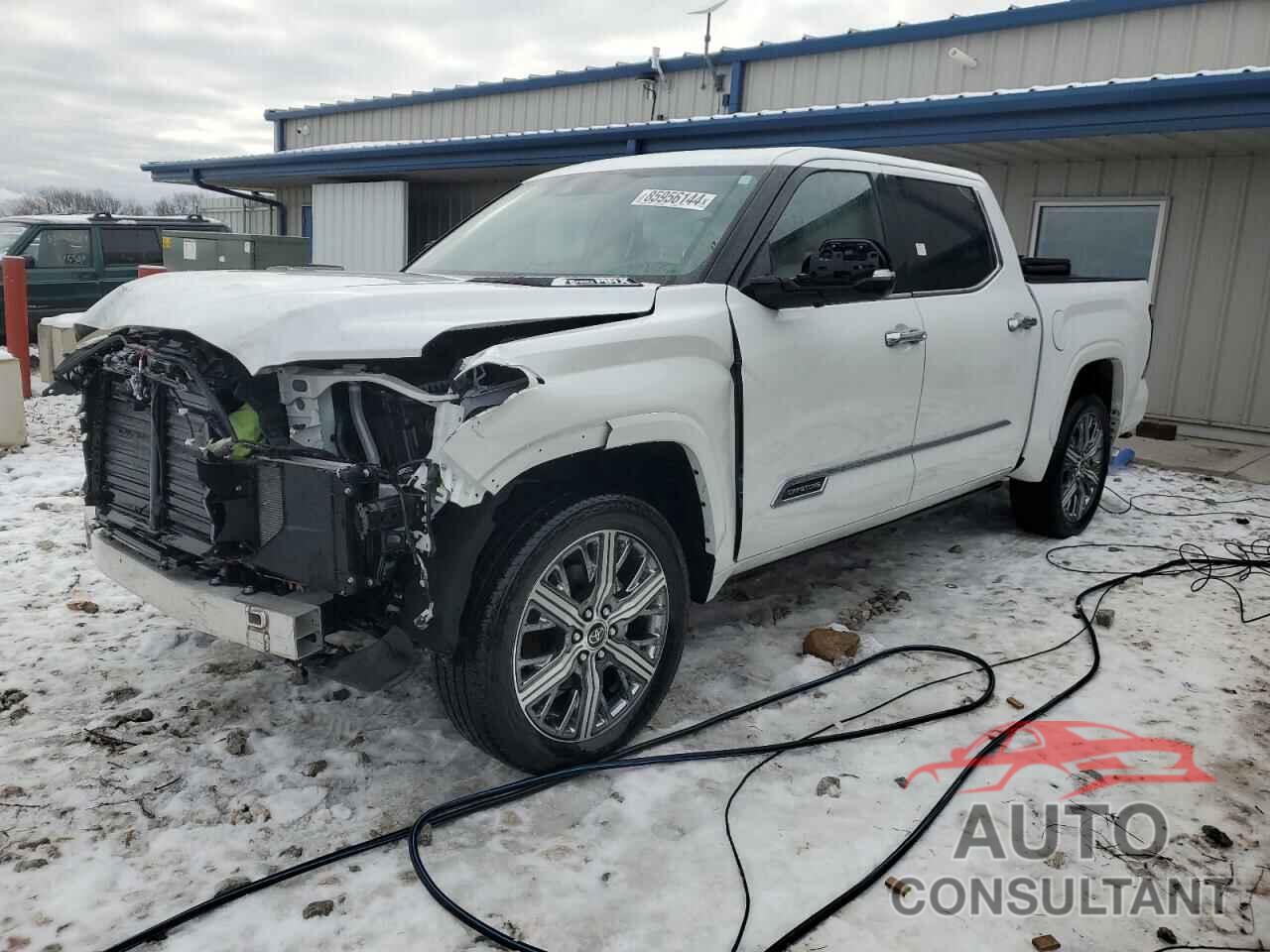 TOYOTA TUNDRA 2023 - 5TFVC5DB3PX032836