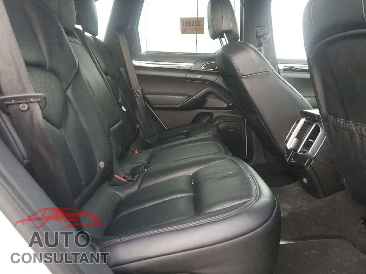 PORSCHE CAYENNE 2016 - WP1AA2A21GLA05017