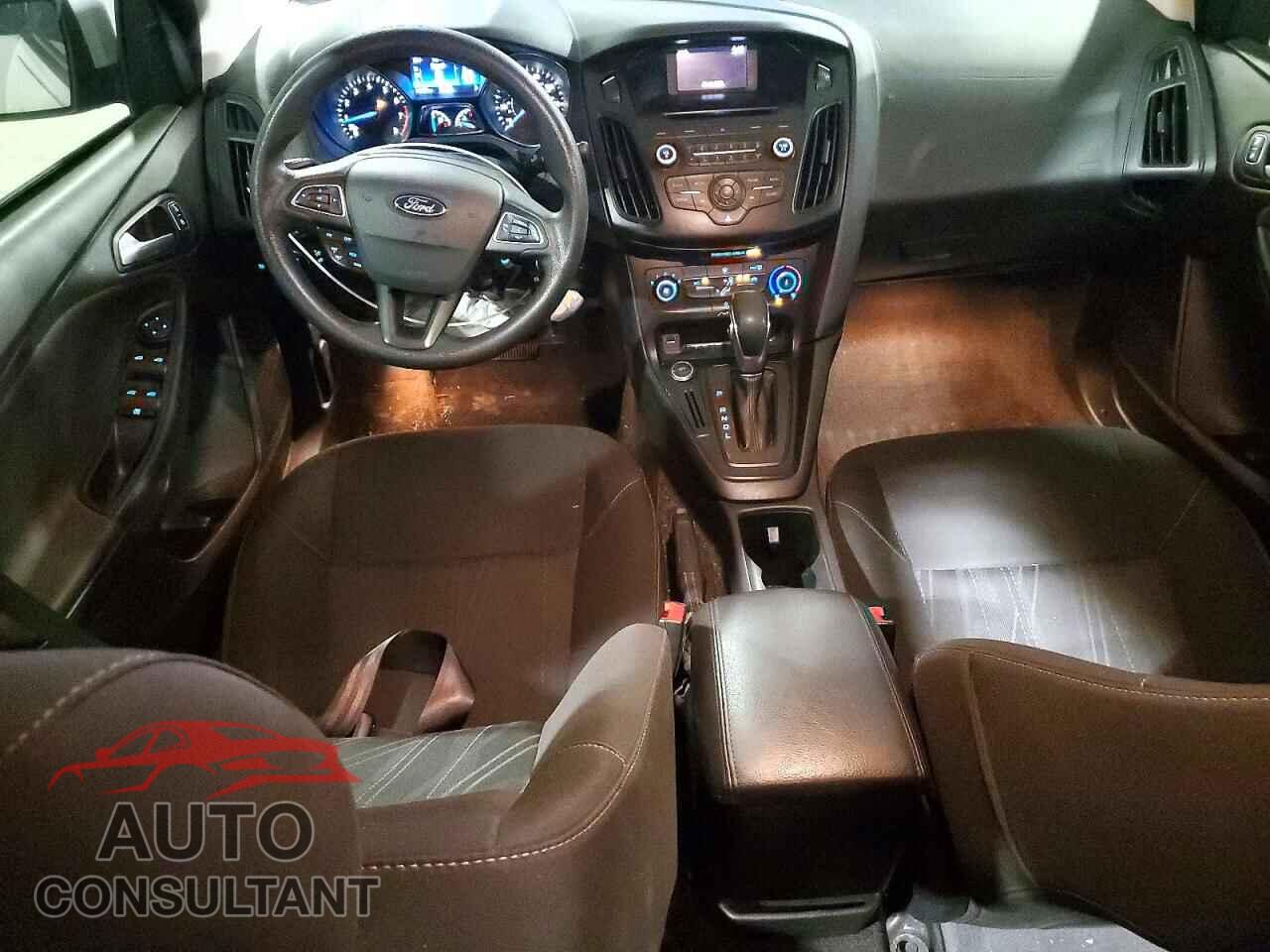 FORD FOCUS 2017 - 1FADP3F23HL315527