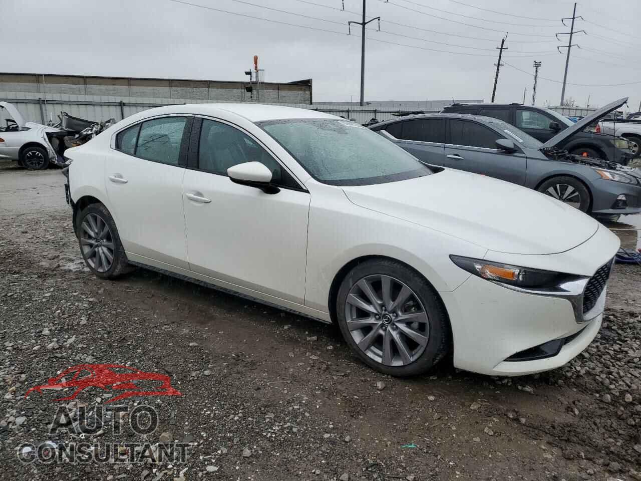 MAZDA 3 2019 - JM1BPBAM8K1118330