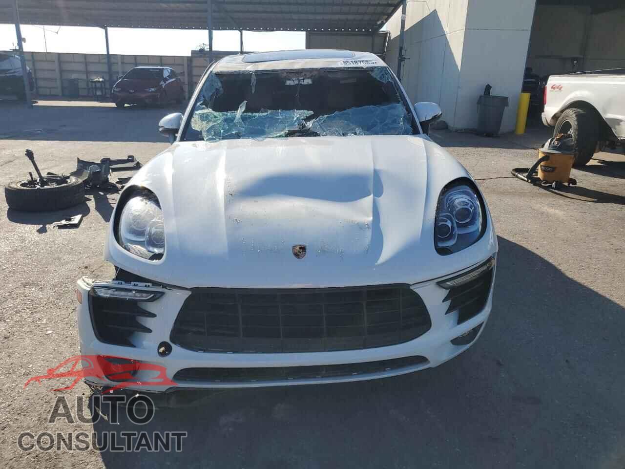 PORSCHE MACAN 2018 - WP1AA2A57JLB00635