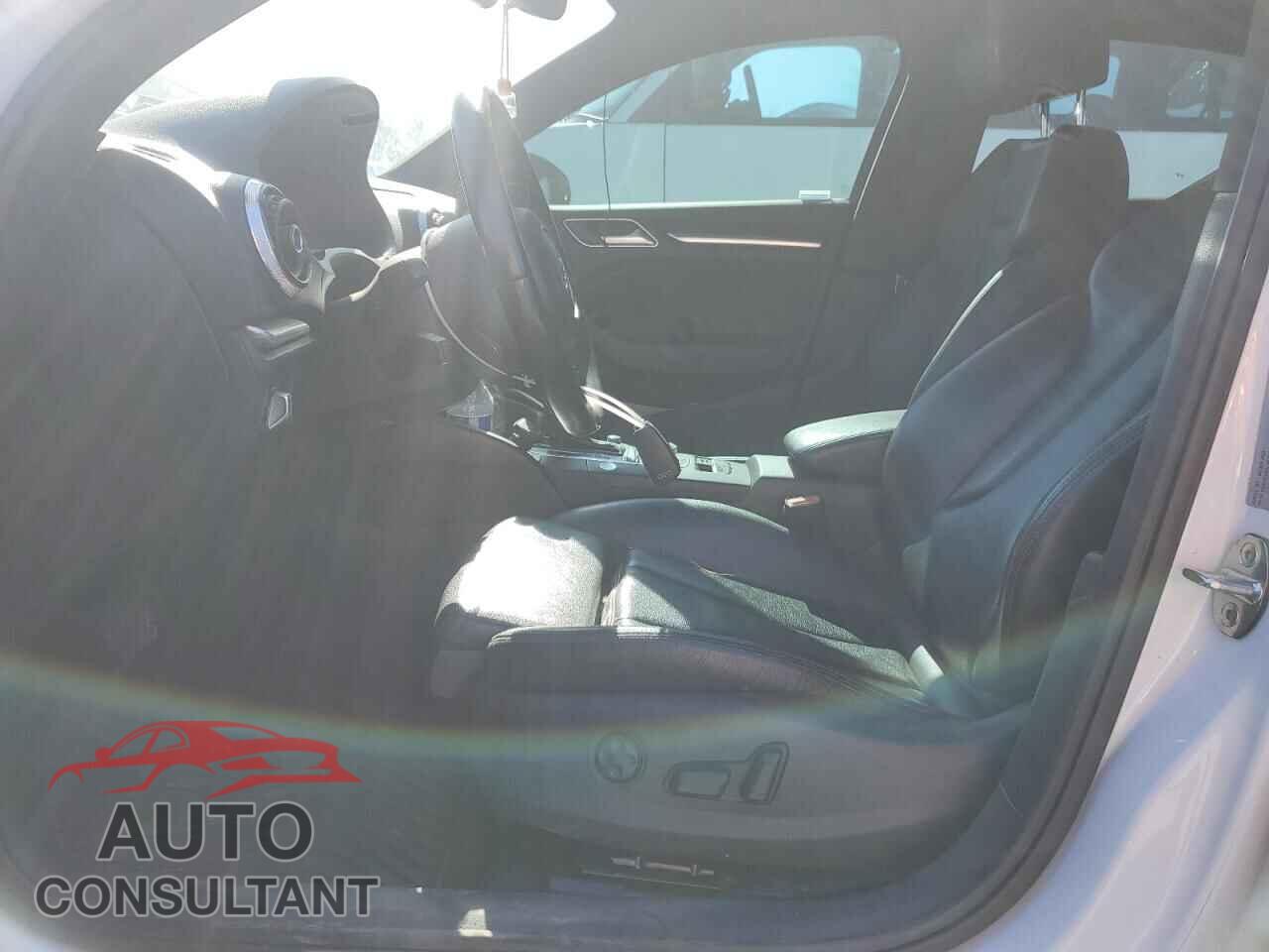 AUDI A3 2015 - WAUCJGFF8F1099536