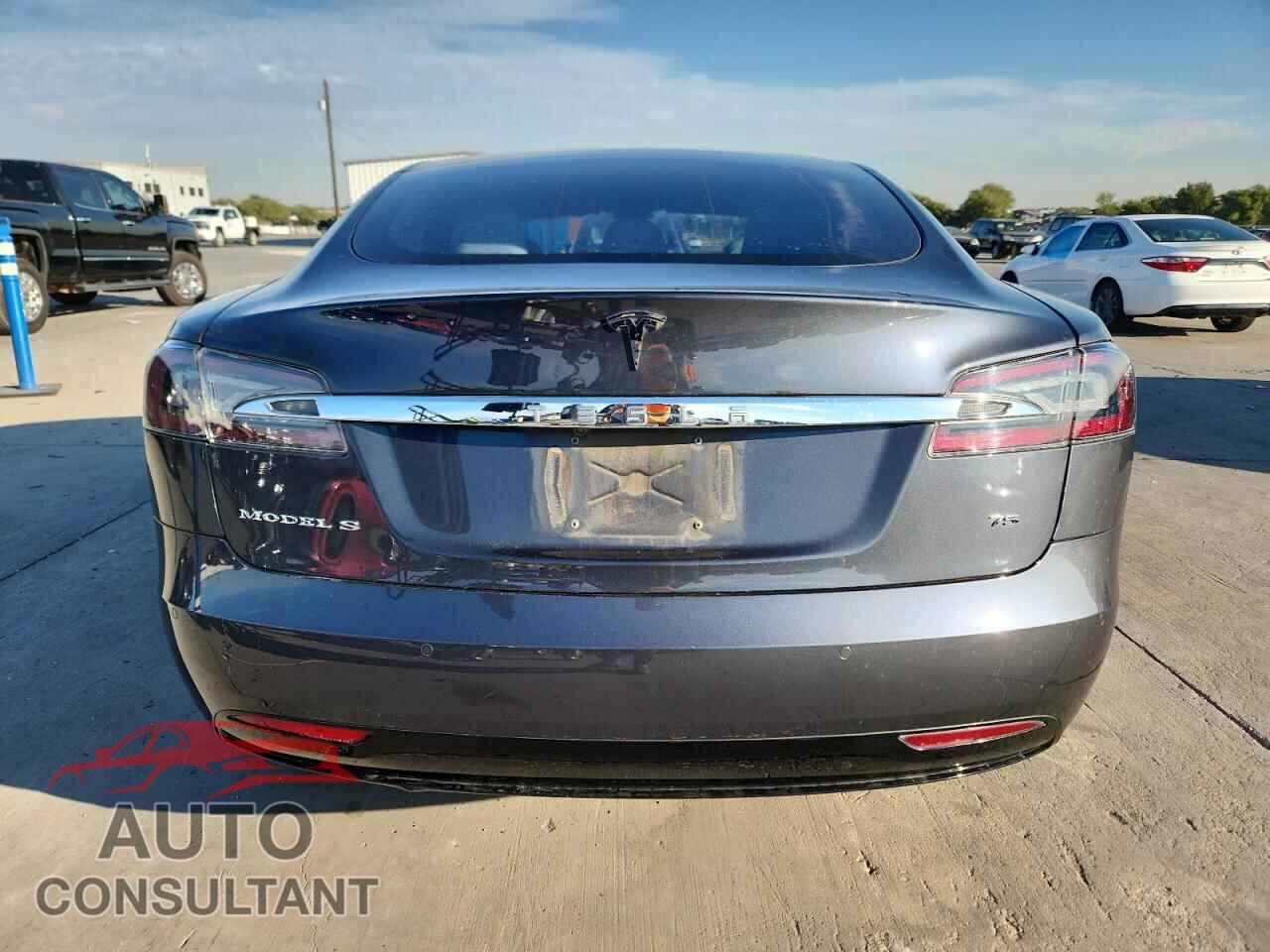 TESLA MODEL S 2017 - 5YJSA1E14HF213169