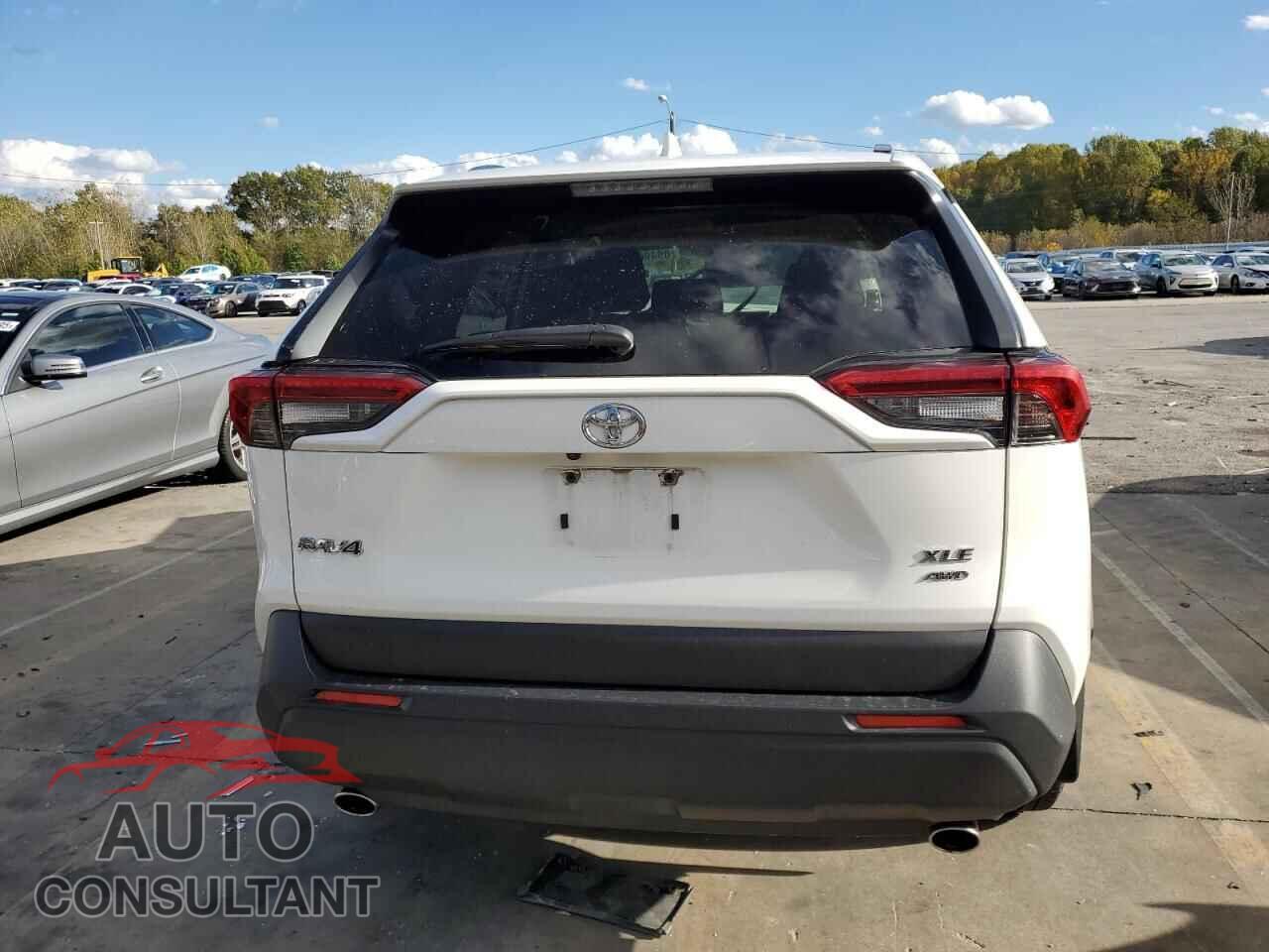TOYOTA RAV4 2023 - JTMP1RFV5PD093586