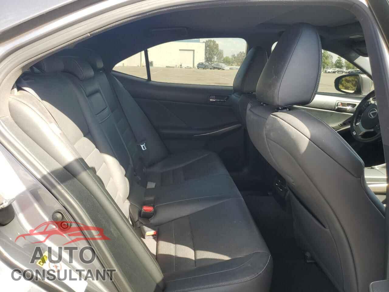 LEXUS IS 2015 - JTHBE1D25F5019942