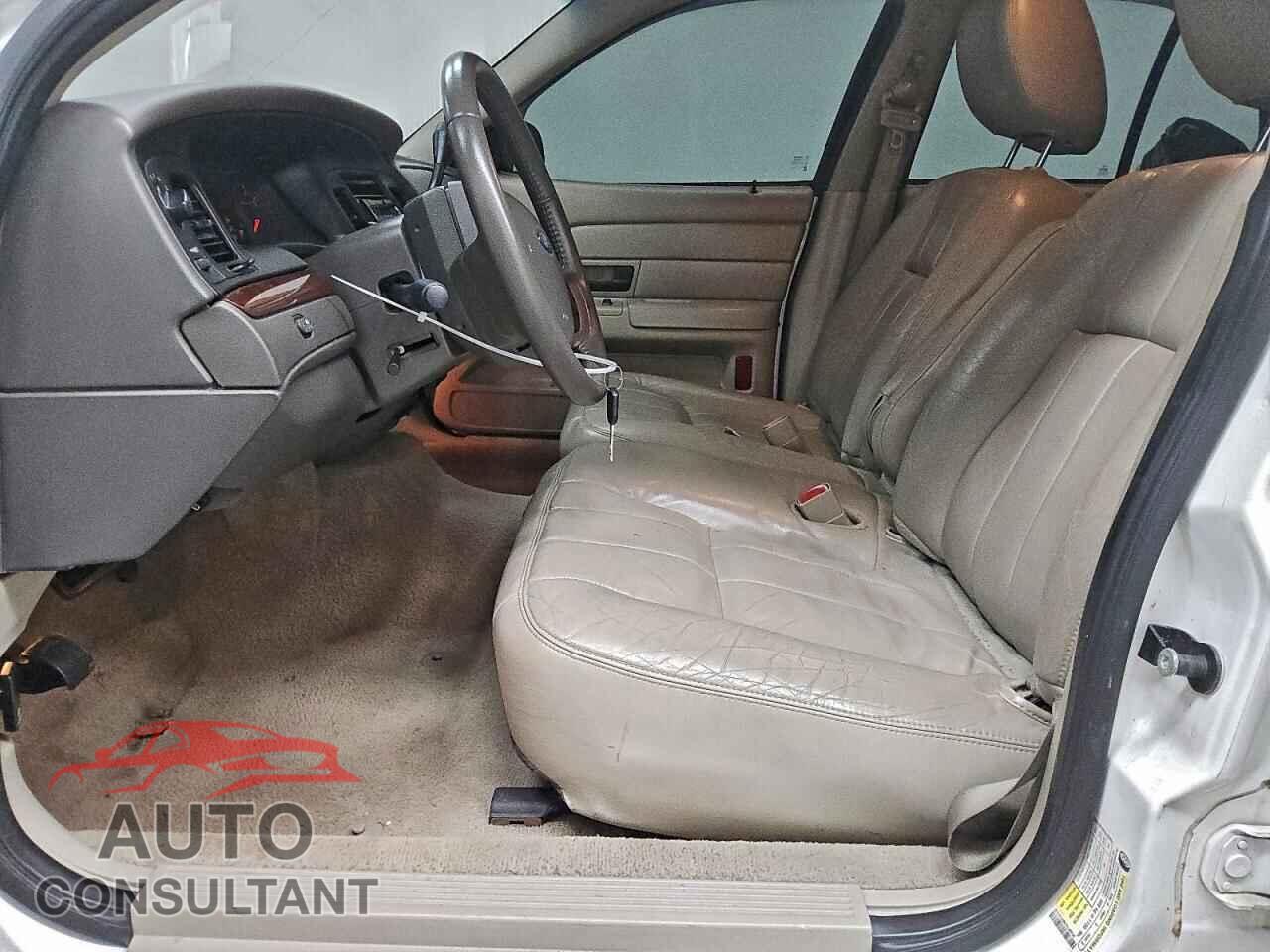 FORD CROWN VIC 2011 - 2FABP7EV8BX127137