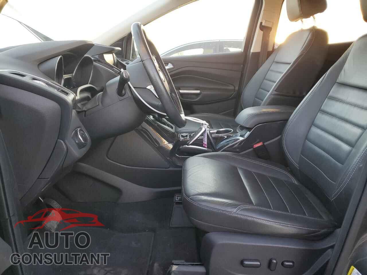 FORD ESCAPE 2015 - 1FMCU9JX0FUA08677