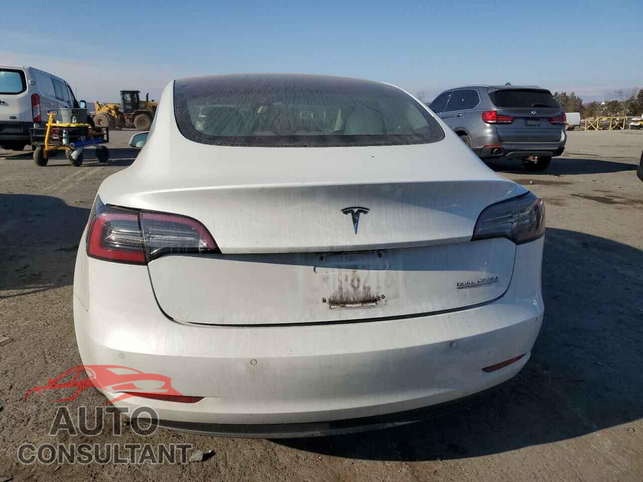 TESLA MODEL 3 2018 - 5YJ3E1EB2JF100070