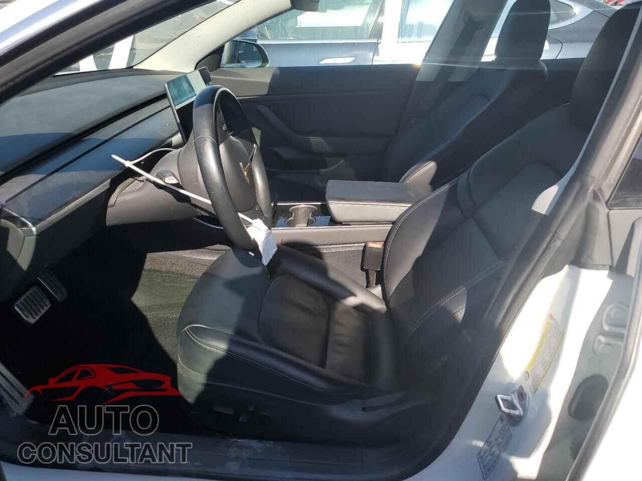 TESLA MODEL 3 2018 - 5YJ3E1EA0JF008334