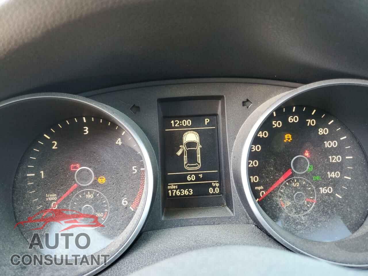 VOLKSWAGEN JETTA 2011 - 3VWPL7AJ3BM608940