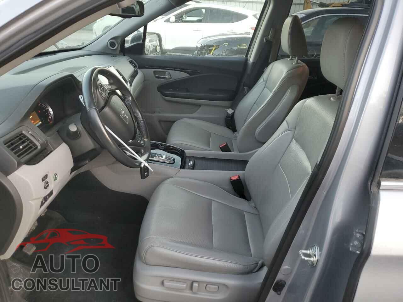 HONDA PILOT 2017 - 5FNYF6H09HB062082