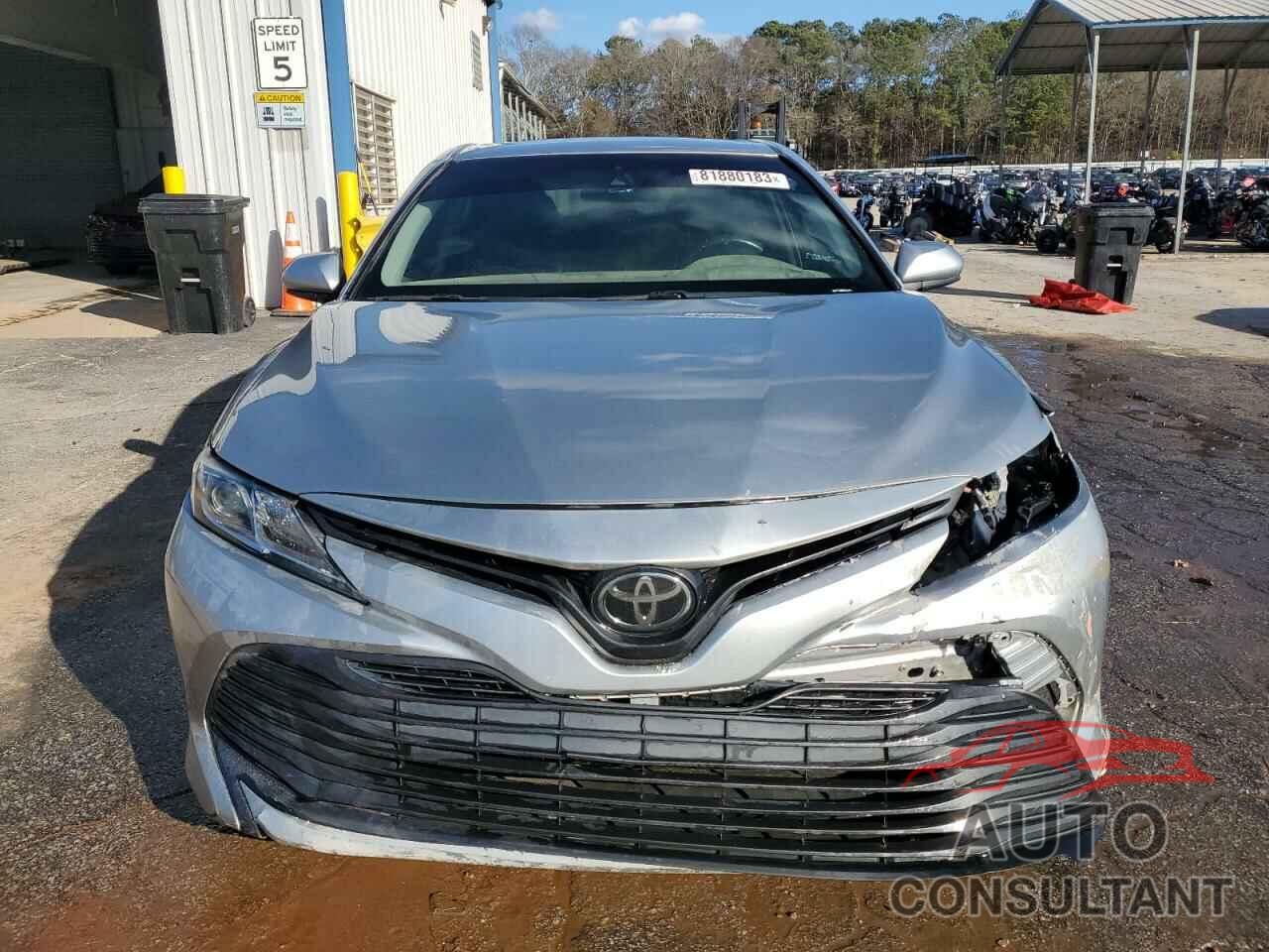 TOYOTA CAMRY 2018 - 4T1B11HK6JU590437