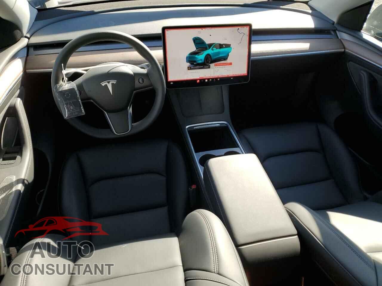 TESLA MODEL Y 2024 - 7SAYGAEE3RF004232