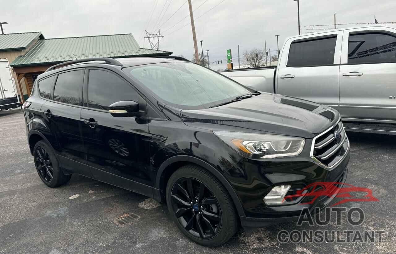 FORD ESCAPE 2017 - 1FMCU0JD3HUD38821